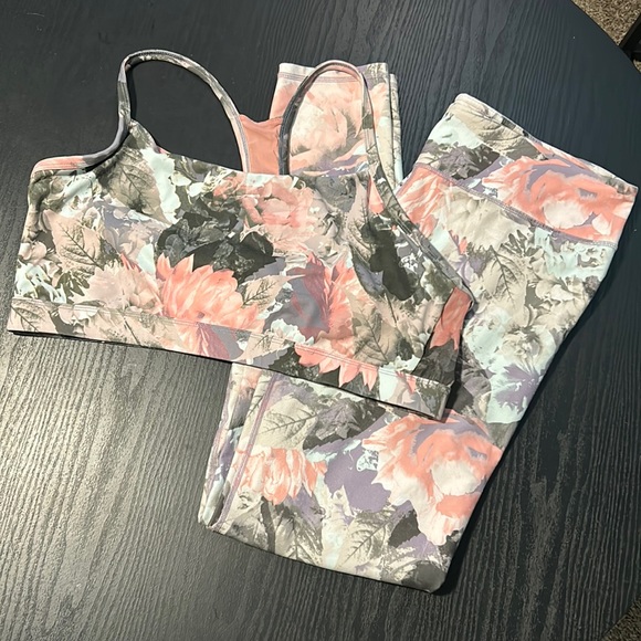 Fabletics Set - Picture 1 of 5